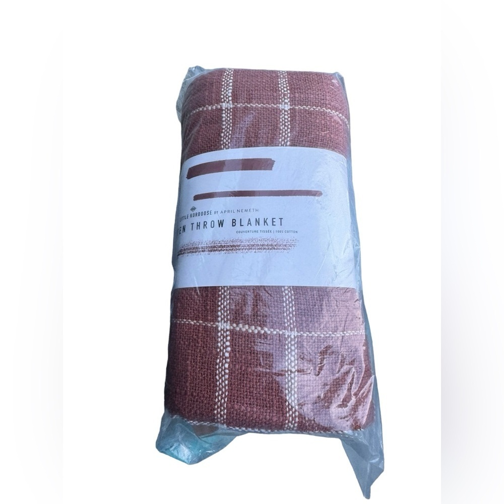 NWT LITTLE KORBOOSE woven throw blacket